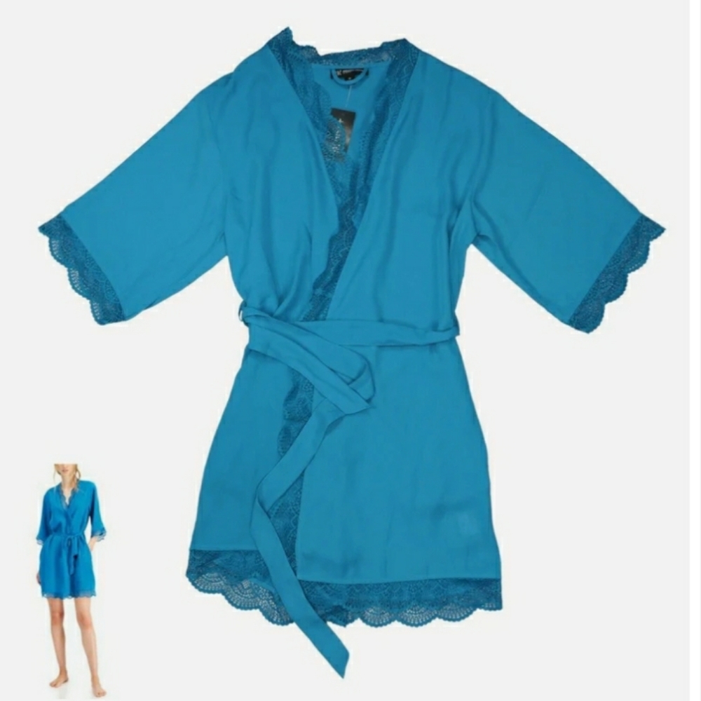 Lace Trim Short Robe
